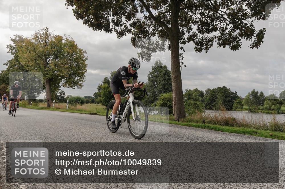 30.08.2026 - Elbe Triathlon Hamburg Michael Burmester http://msf.ph/oto/10049839 30.08.2026 09:55:21 Radfahren 457, 488, 528, 534, 628, 633, 933, 939, 961, 967 meine-sportfotos.de