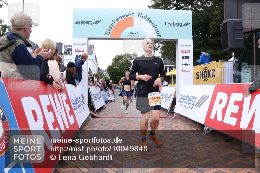 30.08.2026 - Blankeneser Heldenlauf Lena Gebhardt http://msf.ph/oto/10049848 30.08.2026 11:57:45 Ziel 2239, 2574, 2575, 2713, 2869 meine-sportfotos.de