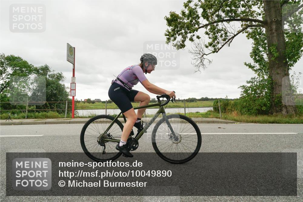 30.08.2026 - Elbe Triathlon Hamburg Michael Burmester http://msf.ph/oto/10049890 30.08.2026 15:39:05 Radfahren  meine-sportfotos.de