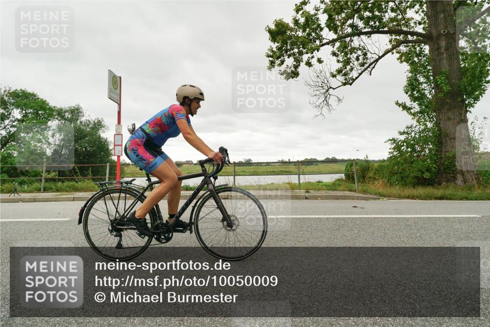 30.08.2026 - Elbe Triathlon Hamburg Michael Burmester http://msf.ph/oto/10050009 30.08.2026 15:40:34 Radfahren  meine-sportfotos.de
