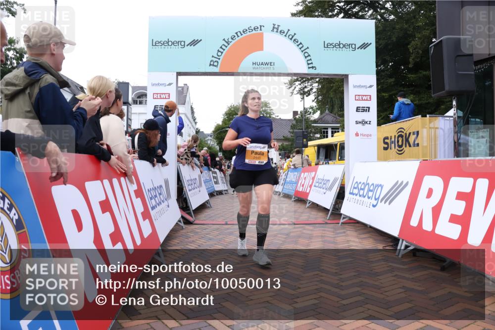 30.08.2026 - Blankeneser Heldenlauf Lena Gebhardt http://msf.ph/oto/10050013 30.08.2026 11:58:05 Ziel 2228, 2230, 2443 meine-sportfotos.de