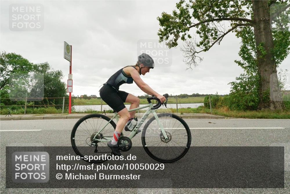 30.08.2026 - Elbe Triathlon Hamburg Michael Burmester http://msf.ph/oto/10050029 30.08.2026 15:40:50 Radfahren  meine-sportfotos.de
