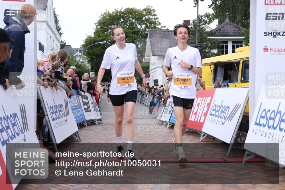 30.08.2026 - Blankeneser Heldenlauf Lena Gebhardt http://msf.ph/oto/10050031 30.08.2026 11:58:08 Ziel 2228, 2230, 2443, 2560 meine-sportfotos.de