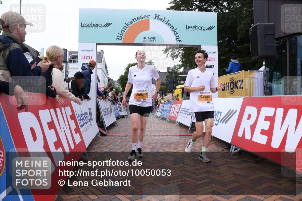 30.08.2026 - Blankeneser Heldenlauf Lena Gebhardt http://msf.ph/oto/10050053 30.08.2026 11:58:09 Ziel 2228, 2230, 2443, 2560 meine-sportfotos.de