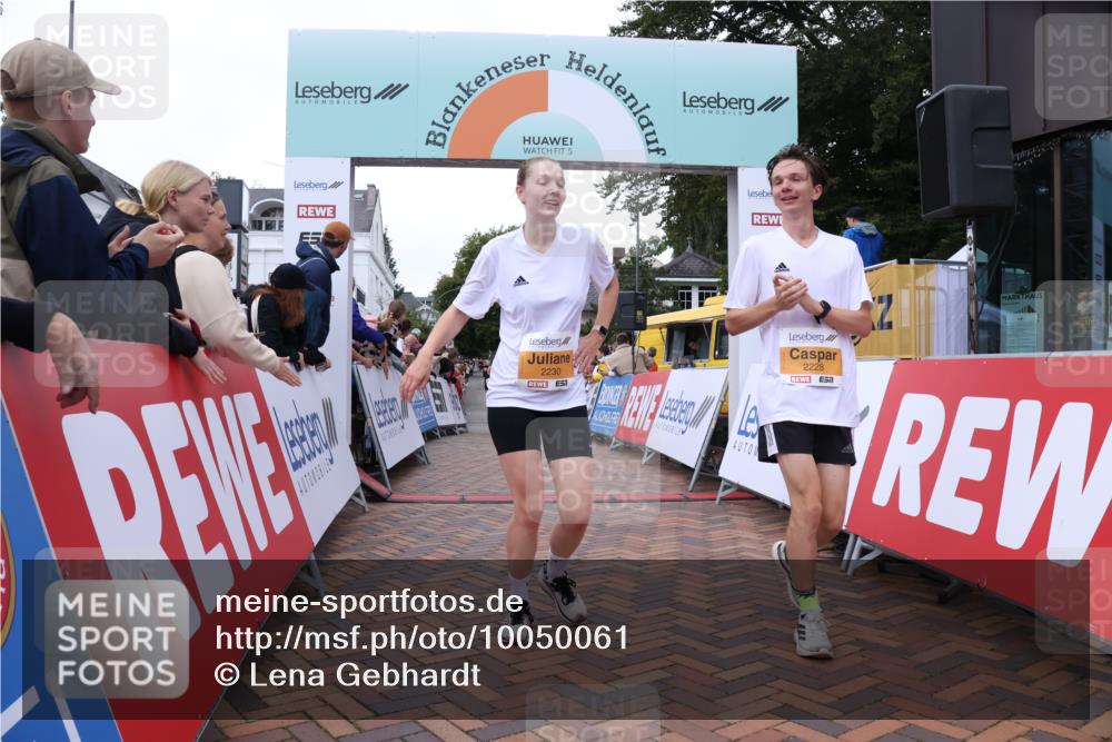 30.08.2026 - Blankeneser Heldenlauf Lena Gebhardt http://msf.ph/oto/10050061 30.08.2026 11:58:09 Ziel 2228, 2230, 2443, 2560 meine-sportfotos.de