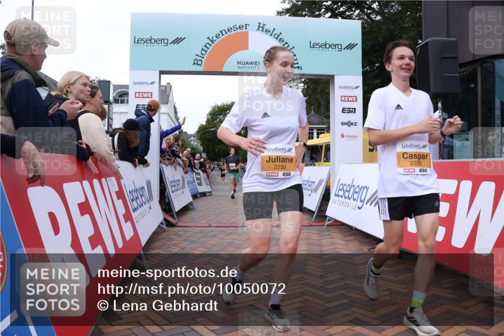30.08.2026 - Blankeneser Heldenlauf Lena Gebhardt http://msf.ph/oto/10050072 30.08.2026 11:58:10 Ziel 2228, 2230, 2443, 2560 meine-sportfotos.de