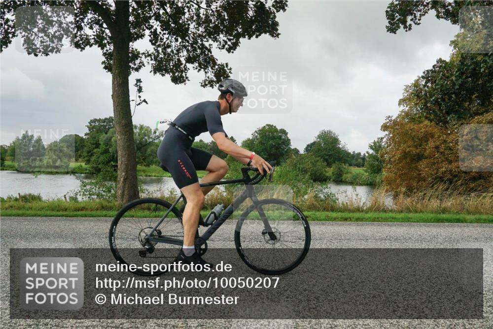 30.08.2026 - Elbe Triathlon Hamburg Michael Burmester http://msf.ph/oto/10050207 30.08.2026 09:42:33 Radfahren 261, 324, 543, 571, 579, 741 meine-sportfotos.de