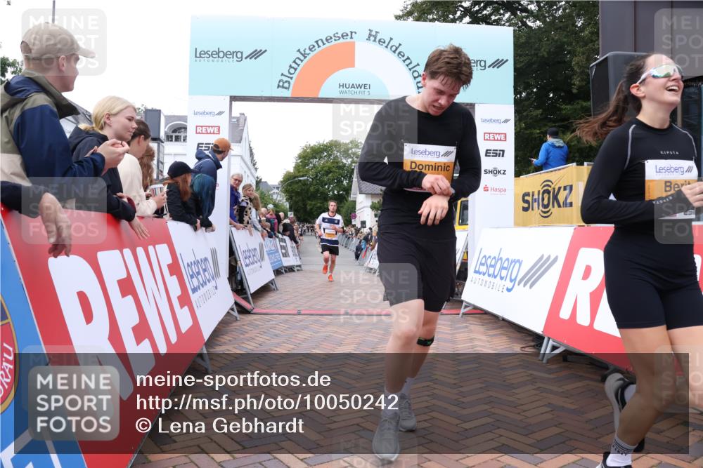 30.08.2026 - Blankeneser Heldenlauf Lena Gebhardt http://msf.ph/oto/10050242 30.08.2026 11:58:24 Ziel 2298, 2306, 2397, 2633, 2812 meine-sportfotos.de