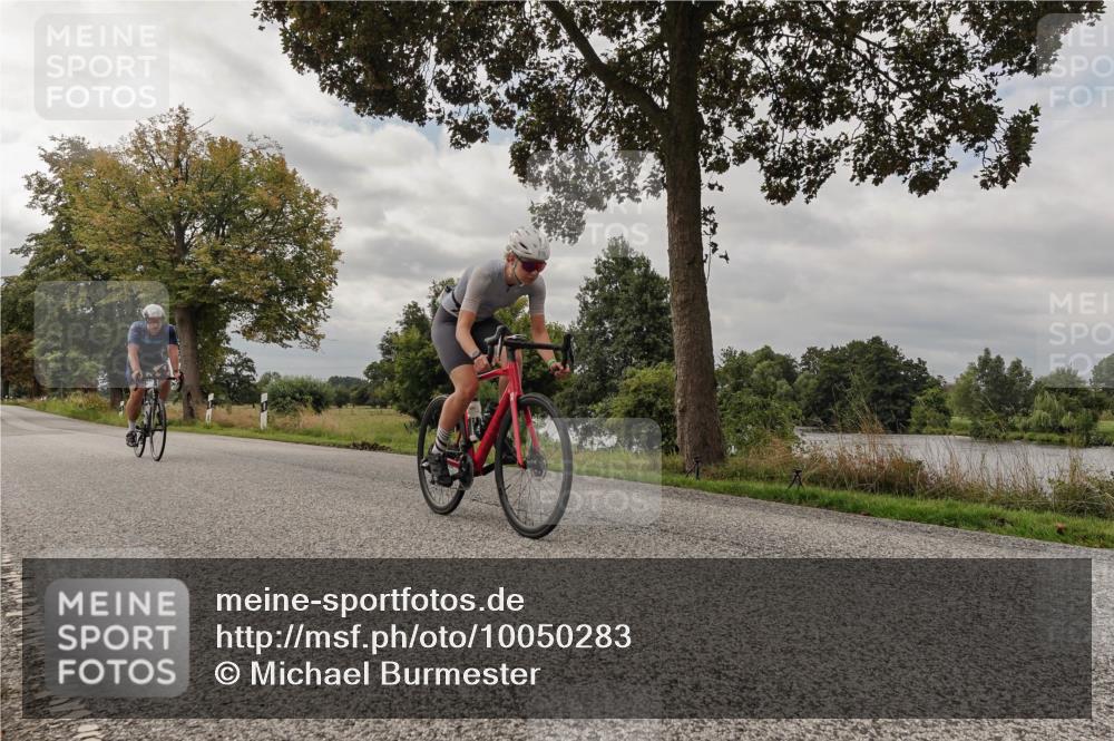30.08.2026 - Elbe Triathlon Hamburg Michael Burmester http://msf.ph/oto/10050283 30.08.2026 09:59:26 Radfahren 667, 750, 780, 918 meine-sportfotos.de