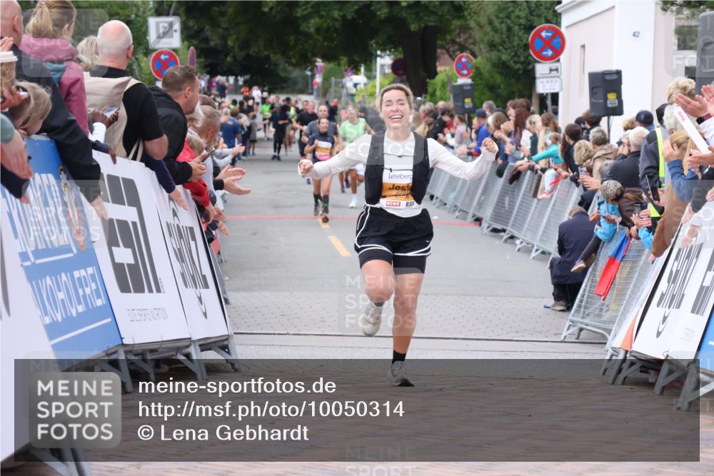 30.08.2026 - Blankeneser Heldenlauf Lena Gebhardt http://msf.ph/oto/10050314 30.08.2026 11:58:32 Ziel 2306, 2696 meine-sportfotos.de