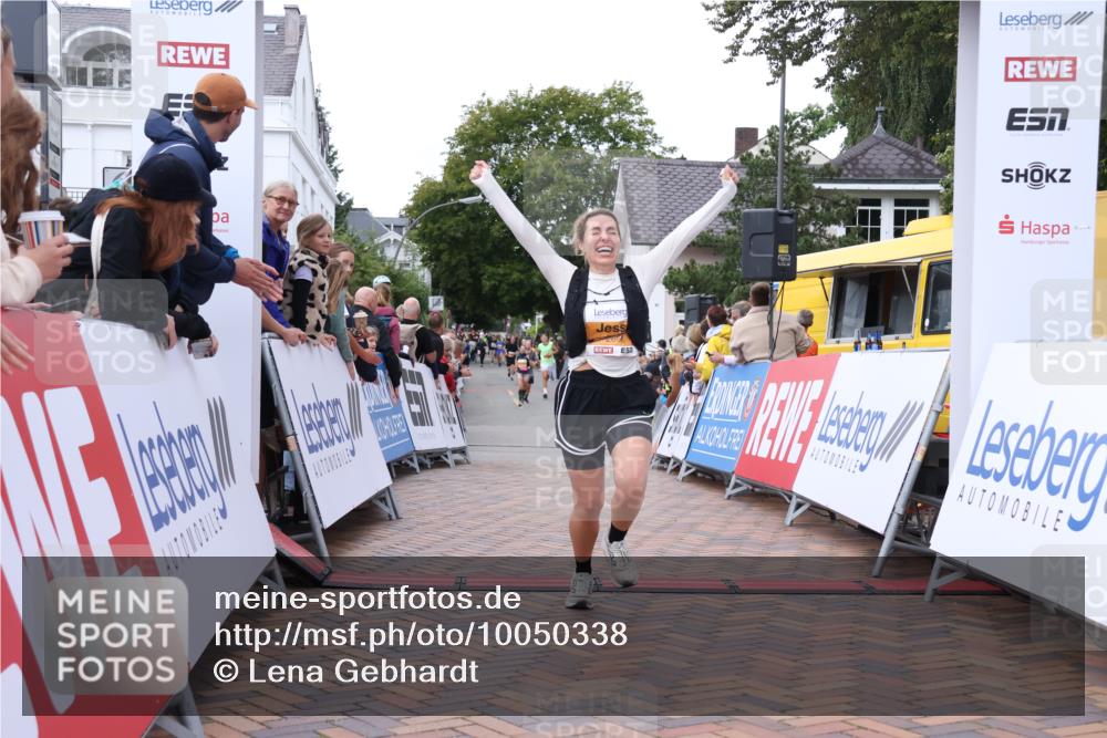30.08.2026 - Blankeneser Heldenlauf Lena Gebhardt http://msf.ph/oto/10050338 30.08.2026 11:58:34 Ziel 2696 meine-sportfotos.de