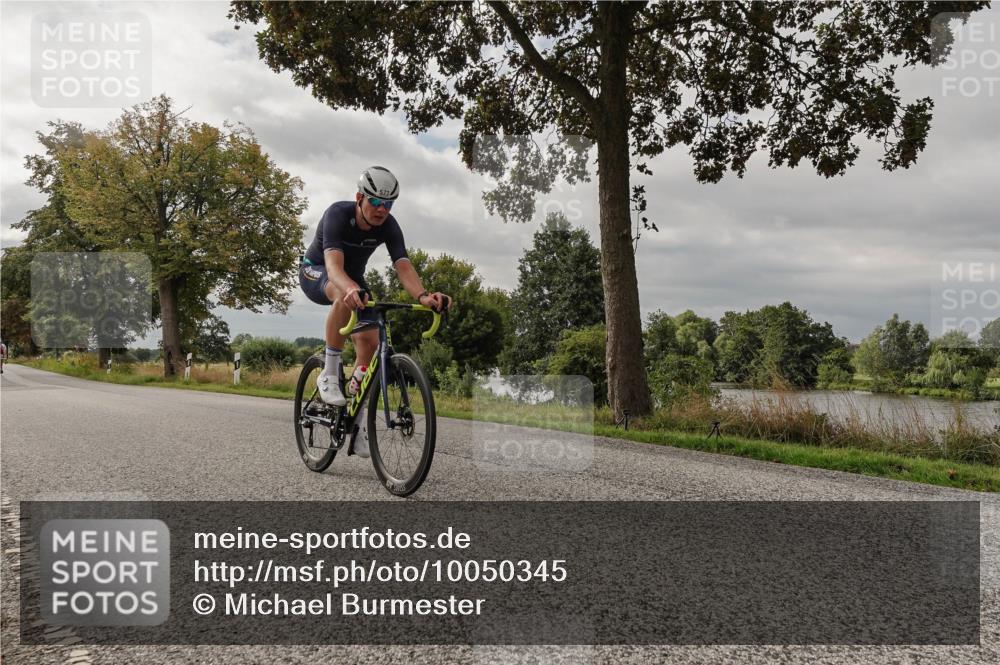 30.08.2026 - Elbe Triathlon Hamburg Michael Burmester http://msf.ph/oto/10050345 30.08.2026 10:00:42 Radfahren 577, 724, 751, 866 meine-sportfotos.de