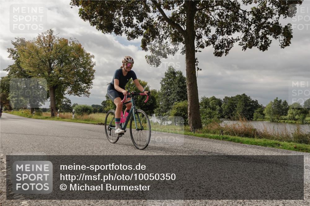 30.08.2026 - Elbe Triathlon Hamburg Michael Burmester http://msf.ph/oto/10050350 30.08.2026 10:00:49 Radfahren 558, 866, 869 meine-sportfotos.de