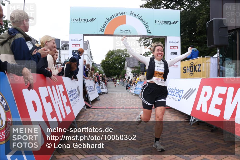 30.08.2026 - Blankeneser Heldenlauf Lena Gebhardt http://msf.ph/oto/10050352 30.08.2026 11:58:35 Ziel 2696 meine-sportfotos.de
