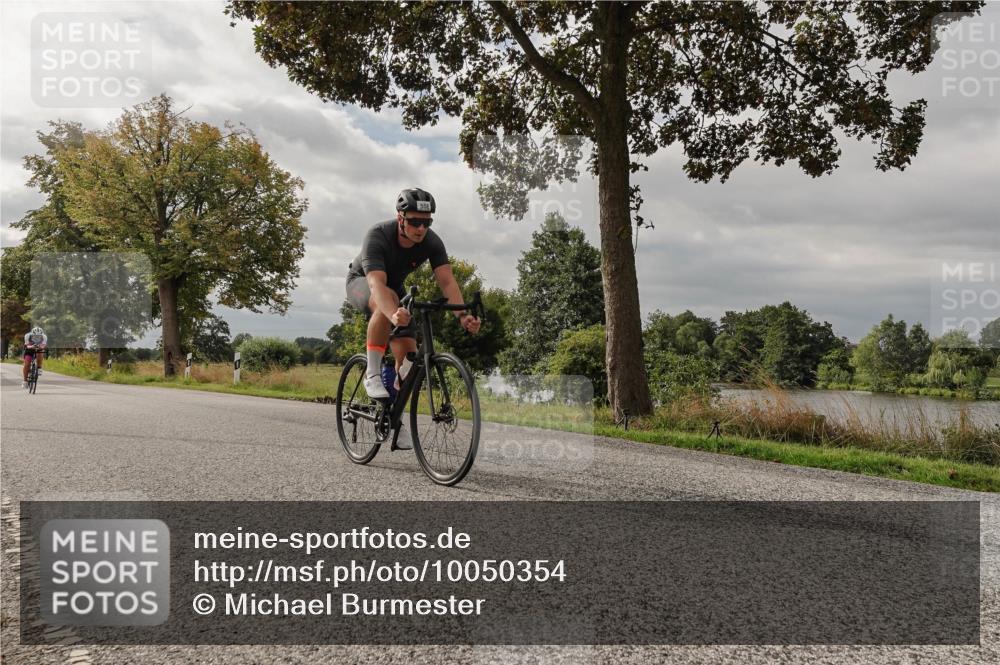 30.08.2026 - Elbe Triathlon Hamburg Michael Burmester http://msf.ph/oto/10050354 30.08.2026 10:00:53 Radfahren 558, 826, 869 meine-sportfotos.de