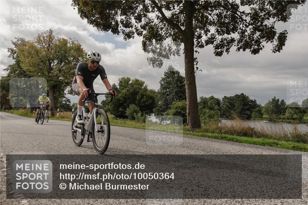 30.08.2026 - Elbe Triathlon Hamburg Michael Burmester http://msf.ph/oto/10050364 30.08.2026 10:01:05 Radfahren 548, 636, 671, 675, 699, 705, 831 meine-sportfotos.de