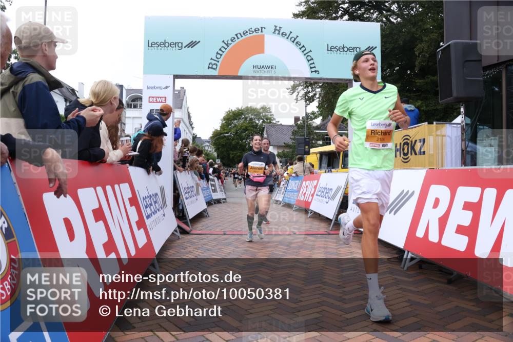 30.08.2026 - Blankeneser Heldenlauf Lena Gebhardt http://msf.ph/oto/10050381 30.08.2026 11:58:45 Ziel 2104, 2647, 2695, 2706 meine-sportfotos.de