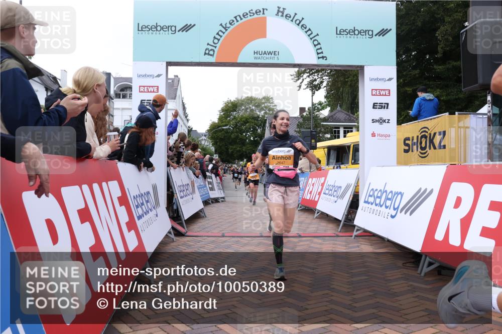 30.08.2026 - Blankeneser Heldenlauf Lena Gebhardt http://msf.ph/oto/10050389 30.08.2026 11:58:46 Ziel 2104, 2647, 2695, 2706 meine-sportfotos.de
