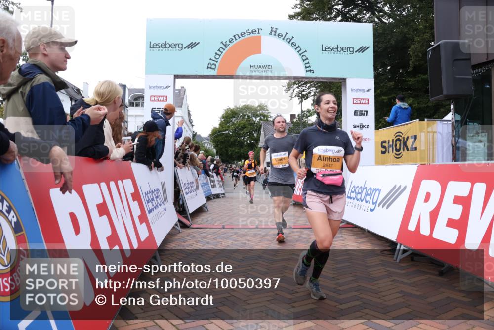 30.08.2026 - Blankeneser Heldenlauf Lena Gebhardt http://msf.ph/oto/10050397 30.08.2026 11:58:46 Ziel 2104, 2647, 2695, 2706 meine-sportfotos.de