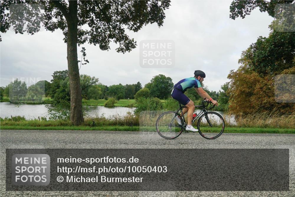 30.08.2026 - Elbe Triathlon Hamburg Michael Burmester http://msf.ph/oto/10050403 30.08.2026 09:44:06 Radfahren 335, 380, 433, 638, 771, 879, 950 meine-sportfotos.de