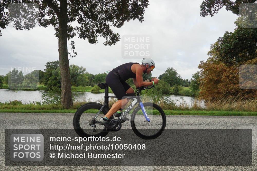 30.08.2026 - Elbe Triathlon Hamburg Michael Burmester http://msf.ph/oto/10050408 30.08.2026 09:44:07 Radfahren 335, 380, 433, 556, 638, 771, 879, 950 meine-sportfotos.de