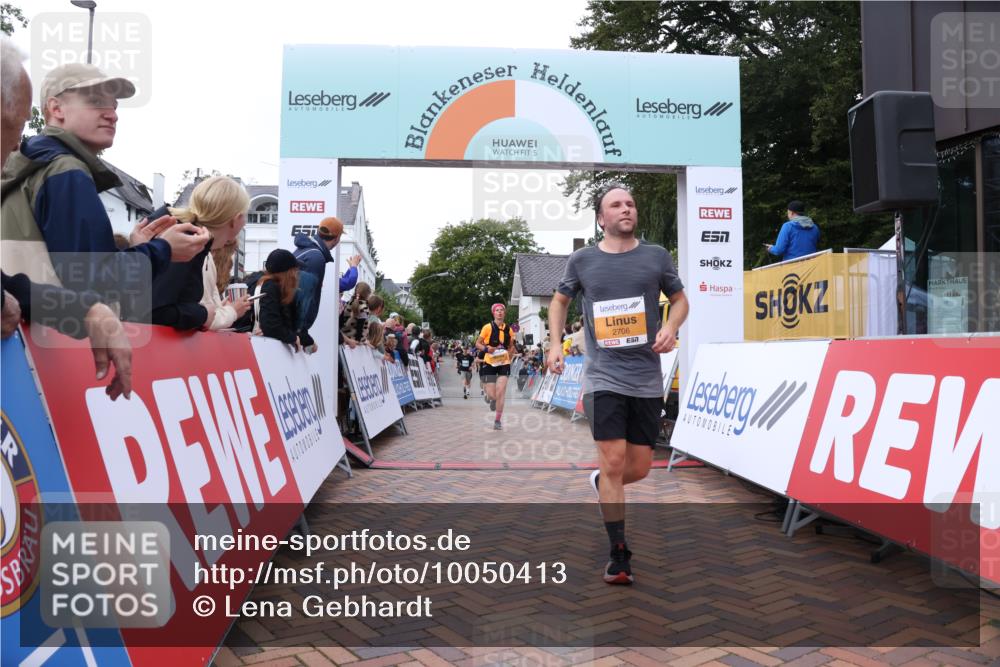 30.08.2026 - Blankeneser Heldenlauf Lena Gebhardt http://msf.ph/oto/10050413 30.08.2026 11:58:47 Ziel 2104, 2647, 2695, 2706, 4143 meine-sportfotos.de