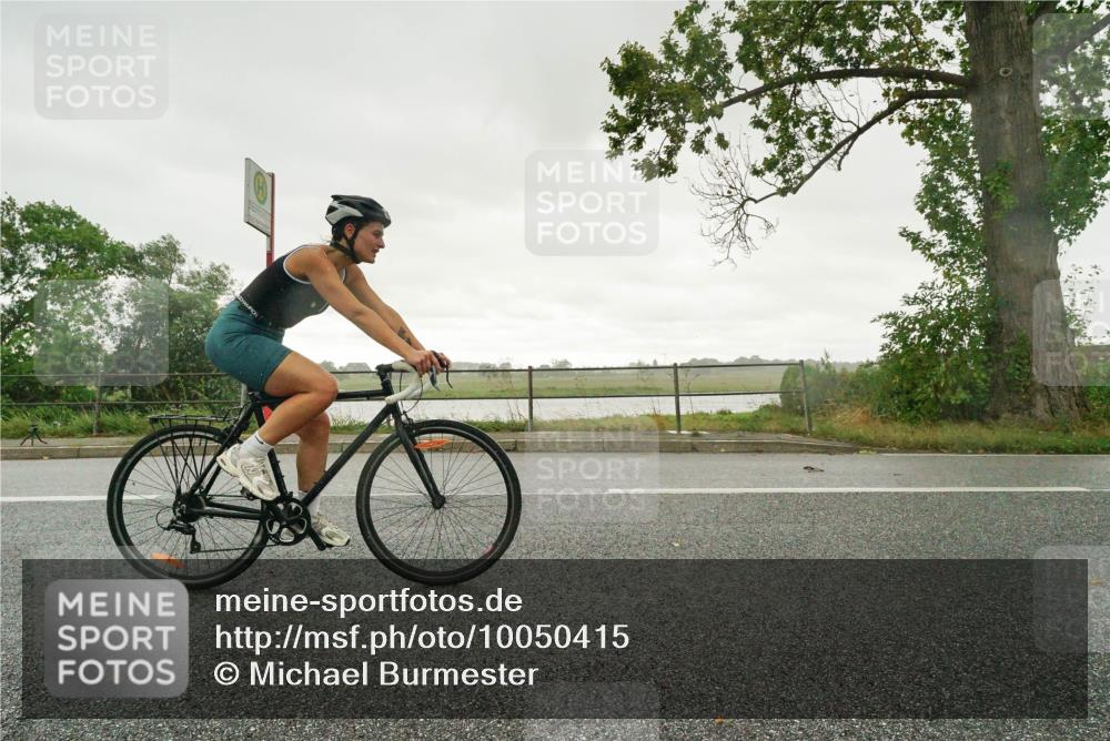 30.08.2026 - Elbe Triathlon Hamburg Michael Burmester http://msf.ph/oto/10050415 30.08.2026 15:45:22 Radfahren  meine-sportfotos.de