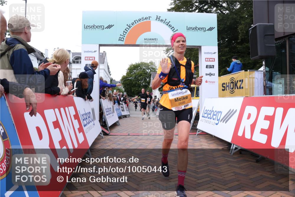 30.08.2026 - Blankeneser Heldenlauf Lena Gebhardt http://msf.ph/oto/10050443 30.08.2026 11:58:50 Ziel 2104, 2284, 2647, 2695, 2706, 4143, 4325 meine-sportfotos.de