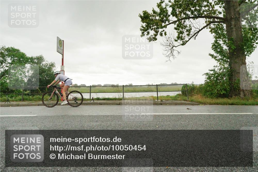 30.08.2026 - Elbe Triathlon Hamburg Michael Burmester http://msf.ph/oto/10050454 30.08.2026 15:45:52 Radfahren  meine-sportfotos.de