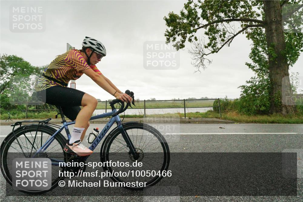 30.08.2026 - Elbe Triathlon Hamburg Michael Burmester http://msf.ph/oto/10050466 30.08.2026 15:45:57 Radfahren  meine-sportfotos.de