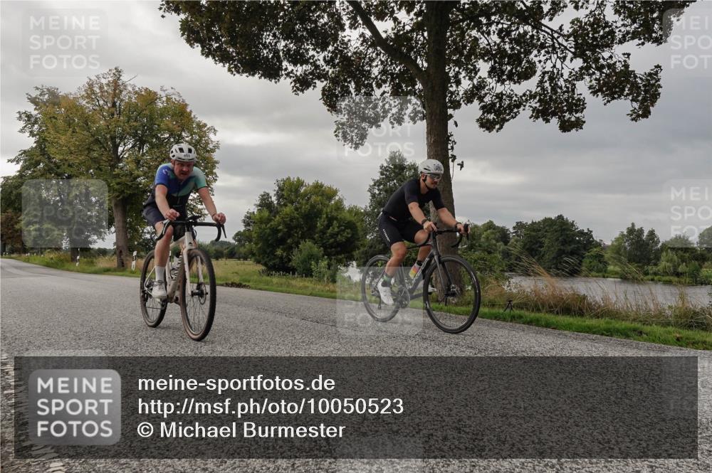 30.08.2026 - Elbe Triathlon Hamburg Michael Burmester http://msf.ph/oto/10050523 30.08.2026 10:03:12 Radfahren 484, 567, 666, 857 meine-sportfotos.de