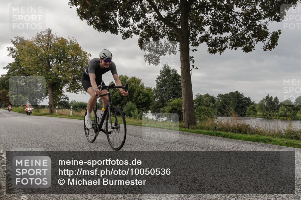 30.08.2026 - Elbe Triathlon Hamburg Michael Burmester http://msf.ph/oto/10050536 30.08.2026 10:03:37 Radfahren 572, 588, 672, 764, 824 meine-sportfotos.de