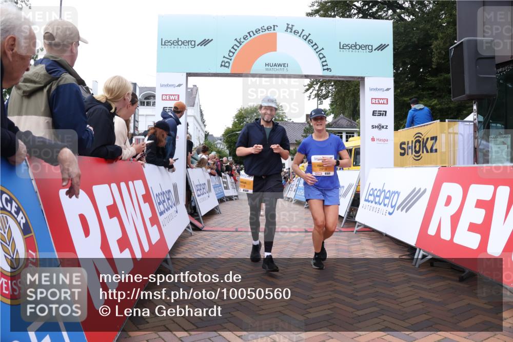30.08.2026 - Blankeneser Heldenlauf Lena Gebhardt http://msf.ph/oto/10050560 30.08.2026 11:58:59 Ziel 2225, 2284, 2364, 2376, 2745, 2918, 2919, 4143, 4325 meine-sportfotos.de