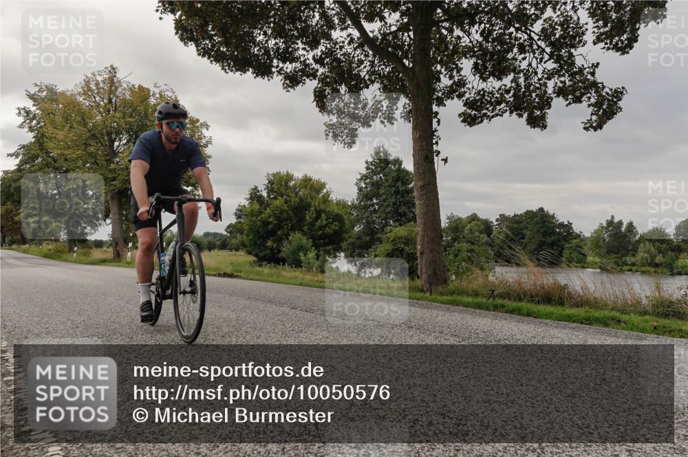 30.08.2026 - Elbe Triathlon Hamburg Michael Burmester http://msf.ph/oto/10050576 30.08.2026 10:03:57 Radfahren 521, 589, 805, 953 meine-sportfotos.de