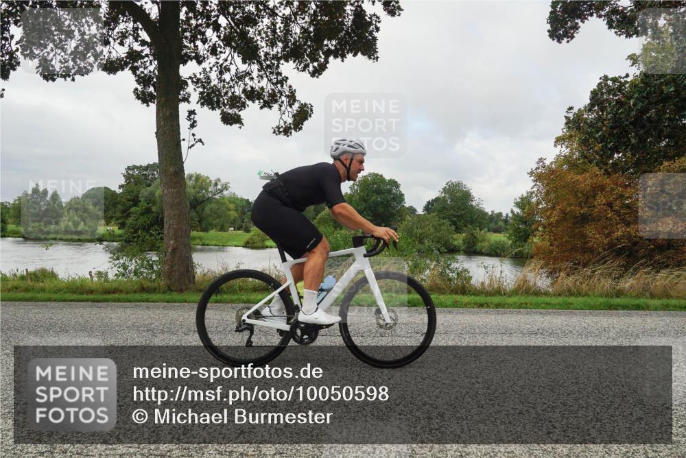 30.08.2026 - Elbe Triathlon Hamburg Michael Burmester http://msf.ph/oto/10050598 30.08.2026 09:45:29 Radfahren 321, 467, 751, 869, 882 meine-sportfotos.de