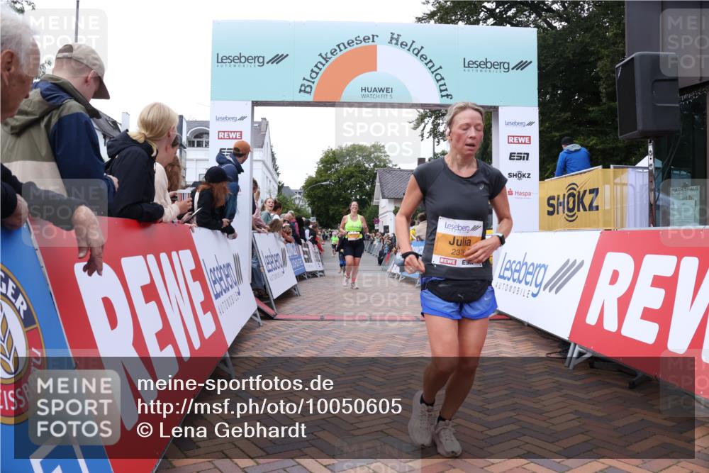 30.08.2026 - Blankeneser Heldenlauf Lena Gebhardt http://msf.ph/oto/10050605 30.08.2026 11:59:02 Ziel 2208, 2225, 2364, 2376, 2745, 2918, 2919 meine-sportfotos.de