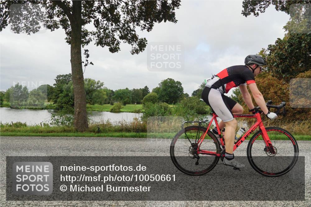 30.08.2026 - Elbe Triathlon Hamburg Michael Burmester http://msf.ph/oto/10050661 30.08.2026 09:45:57 Radfahren 285, 564, 620, 671, 702, 857 meine-sportfotos.de