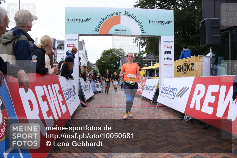 30.08.2026 - Blankeneser Heldenlauf Lena Gebhardt http://msf.ph/oto/10050681 30.08.2026 11:59:07 Ziel 2208, 2225, 2376, 2688, 2689 meine-sportfotos.de