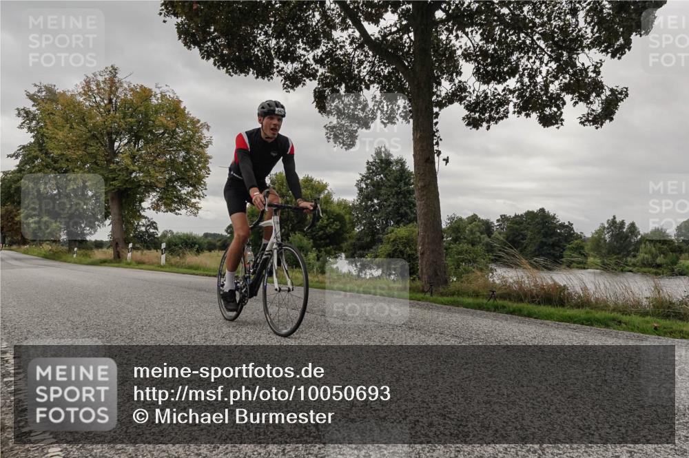 30.08.2026 - Elbe Triathlon Hamburg Michael Burmester http://msf.ph/oto/10050693 30.08.2026 10:05:57 Radfahren 405, 542 meine-sportfotos.de
