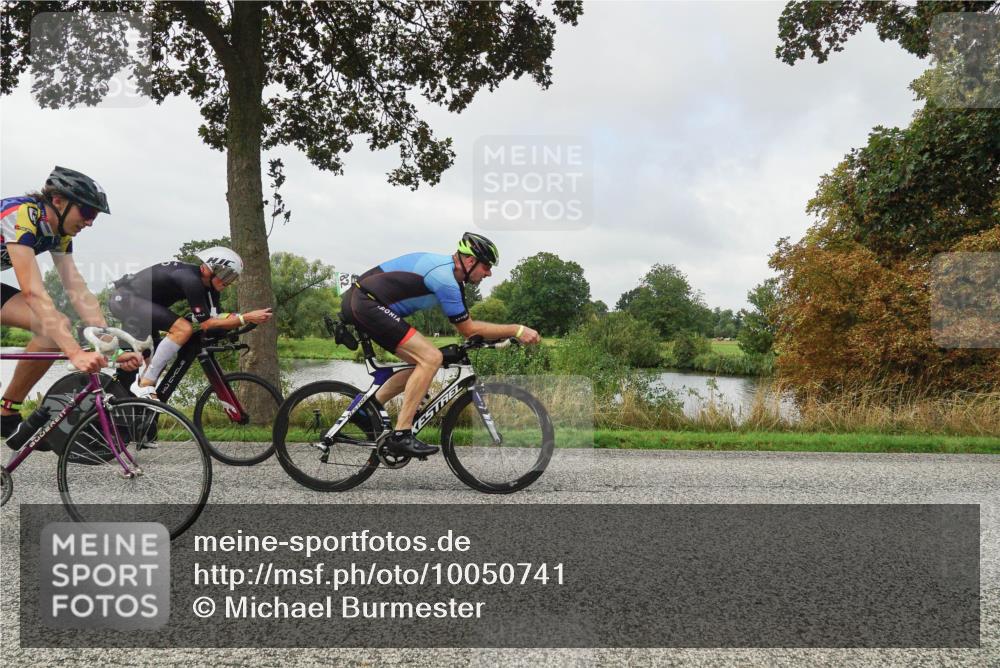 30.08.2026 - Elbe Triathlon Hamburg Michael Burmester http://msf.ph/oto/10050741 30.08.2026 09:46:25 Radfahren 343, 375, 412, 414, 484, 493, 546, 568, 589, 650, 651, 691, 718, 725, 782, 812 meine-sportfotos.de