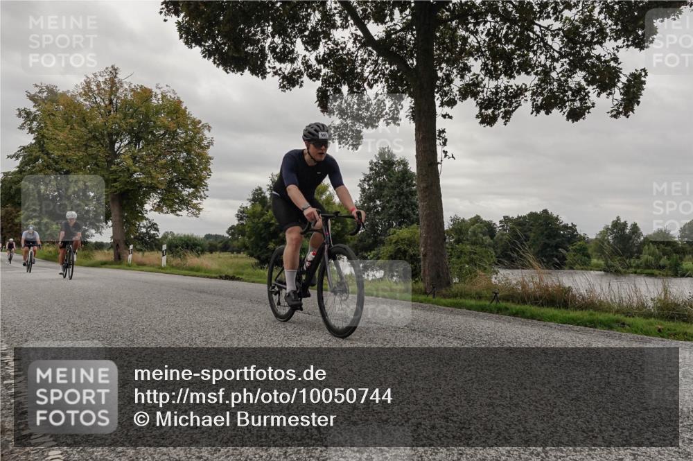 30.08.2026 - Elbe Triathlon Hamburg Michael Burmester http://msf.ph/oto/10050744 30.08.2026 10:06:42 Radfahren 555, 814, 822, 845, 875, 946 meine-sportfotos.de