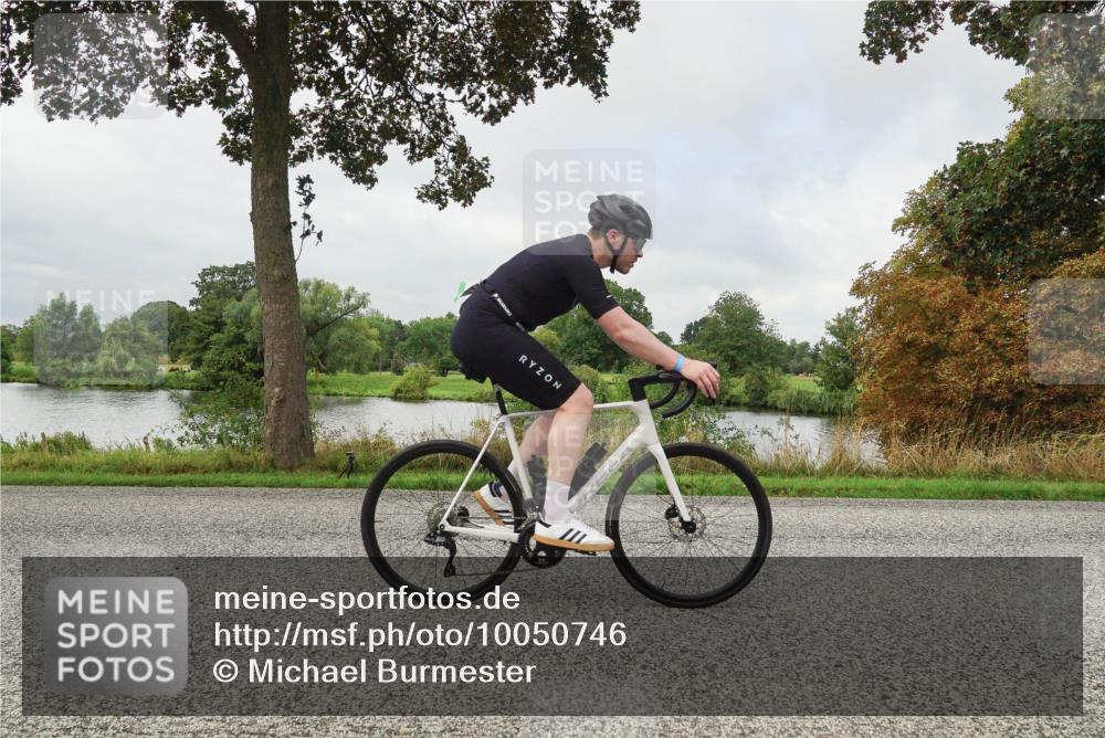30.08.2026 - Elbe Triathlon Hamburg Michael Burmester http://msf.ph/oto/10050746 30.08.2026 09:46:27 Radfahren 343, 375, 412, 414, 484, 493, 546, 568, 589, 691, 718, 725, 782 meine-sportfotos.de