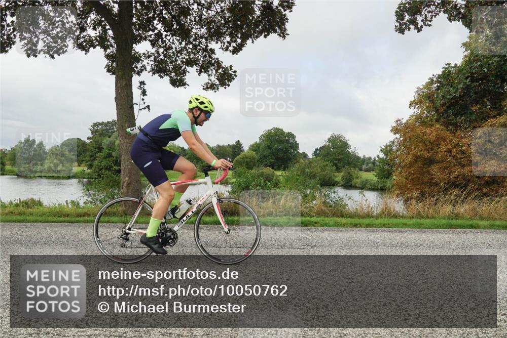30.08.2026 - Elbe Triathlon Hamburg Michael Burmester http://msf.ph/oto/10050762 30.08.2026 09:46:35 Radfahren 369, 426, 460, 589, 675, 699, 818 meine-sportfotos.de
