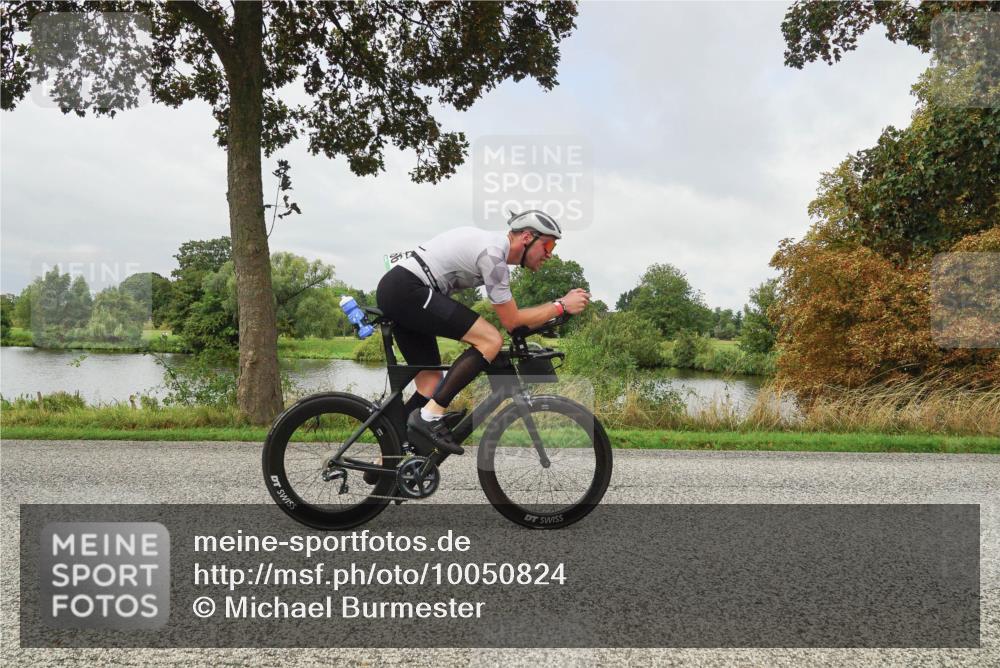 30.08.2026 - Elbe Triathlon Hamburg Michael Burmester http://msf.ph/oto/10050824 30.08.2026 09:47:29 Radfahren 260, 266, 267, 327, 358, 552, 566, 868 meine-sportfotos.de