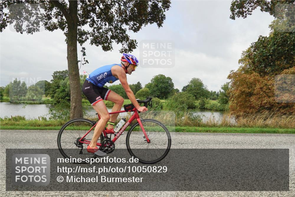 30.08.2026 - Elbe Triathlon Hamburg Michael Burmester http://msf.ph/oto/10050829 30.08.2026 09:47:34 Radfahren 260, 327, 358, 552, 809, 868 meine-sportfotos.de
