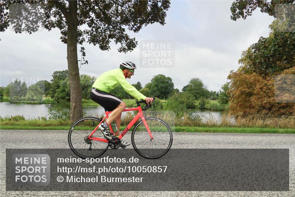 30.08.2026 - Elbe Triathlon Hamburg Michael Burmester http://msf.ph/oto/10050857 30.08.2026 09:47:50 Radfahren 305, 432, 502, 666, 1894 meine-sportfotos.de