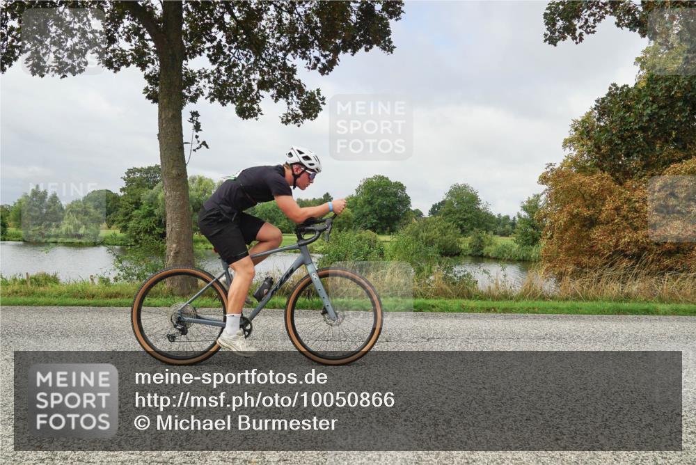 30.08.2026 - Elbe Triathlon Hamburg Michael Burmester http://msf.ph/oto/10050866 30.08.2026 09:47:59 Radfahren 521, 533, 703, 793, 817, 1894 meine-sportfotos.de
