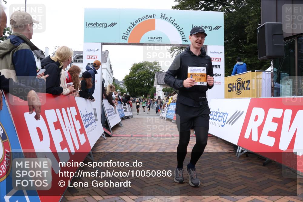 30.08.2026 - Blankeneser Heldenlauf Lena Gebhardt http://msf.ph/oto/10050896 30.08.2026 11:59:25 Ziel 2288, 2293, 2354, 2537 meine-sportfotos.de