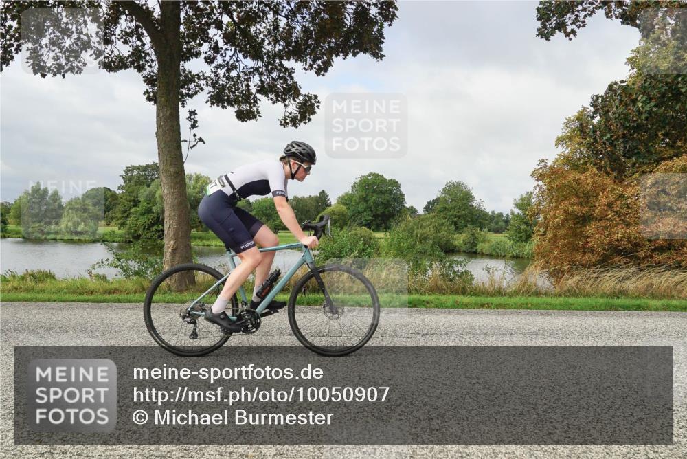 30.08.2026 - Elbe Triathlon Hamburg Michael Burmester http://msf.ph/oto/10050907 30.08.2026 09:48:30 Radfahren 263, 567, 598, 662, 875, 877 meine-sportfotos.de
