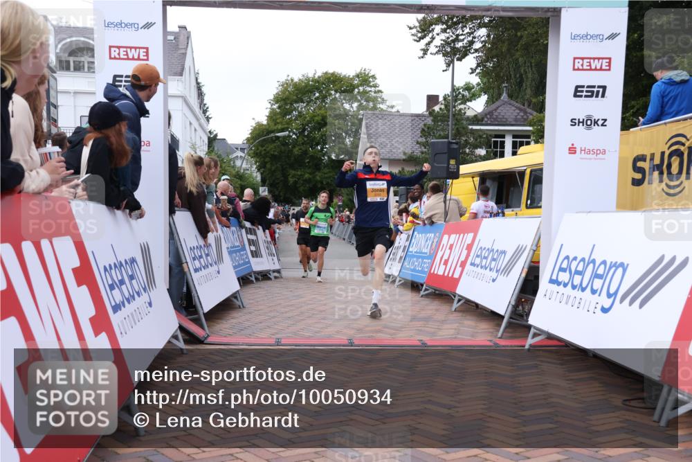 30.08.2026 - Blankeneser Heldenlauf Lena Gebhardt http://msf.ph/oto/10050934 30.08.2026 11:59:28 Ziel 2288, 2293, 2354, 2537, 4296 meine-sportfotos.de